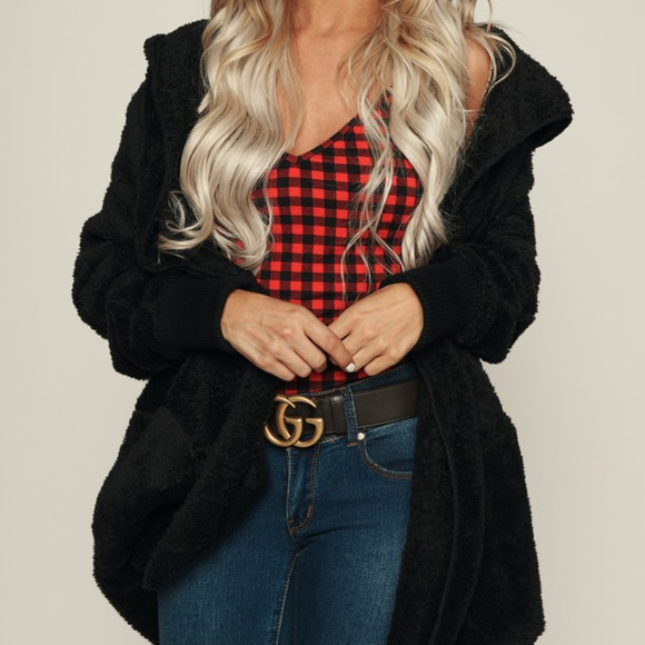 Tops - (1 LEFT)BLACK SO SOFT FLEECED HOODIE